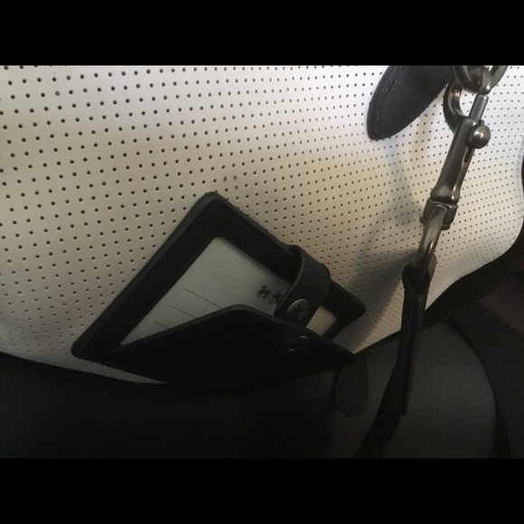 Perforated Coach Duffel-bag/gym bag - Picture 7 of 8